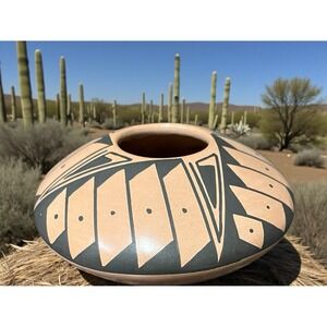 Mata Ortiz Pottery Seed Pot Abigail Marin Paquime Mexican Folk Art Ceramic Clay